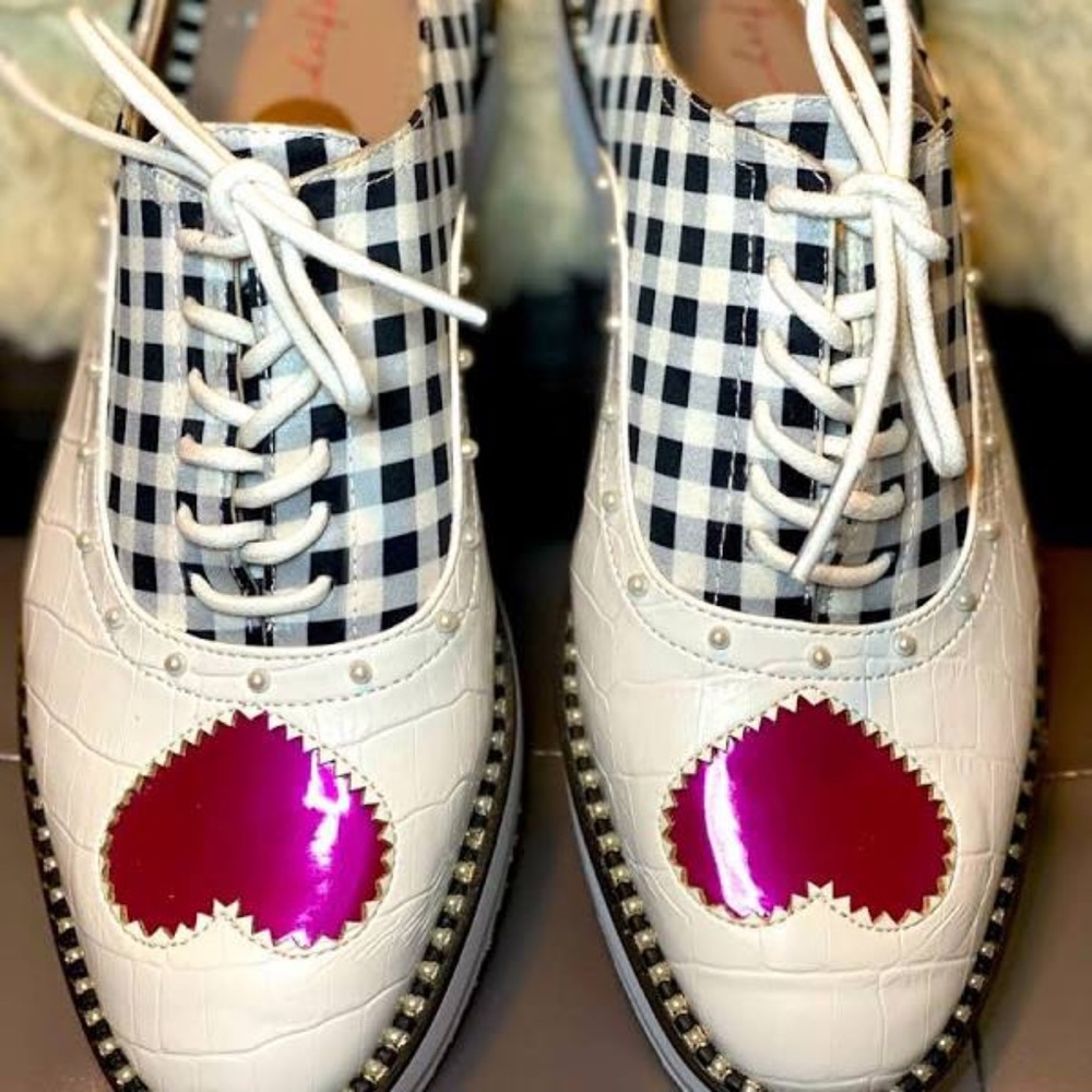 Betsey Johnson Platform Oxford ~ Color: Black/White ~ Size 7 ~ NWT